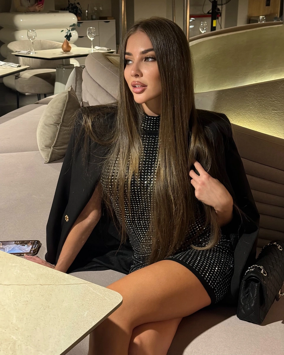 Farda escort in Dubai