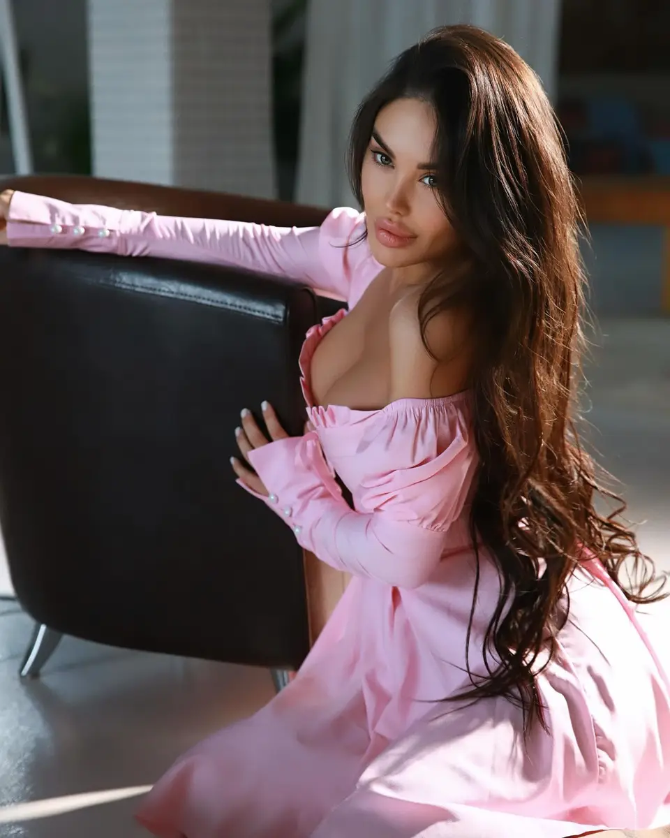 Julia escort in Dubai
