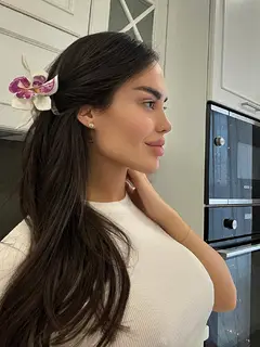 Julia escort in Dubai