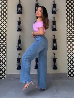 Melania escort in Dubai