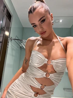 Valentina escort in Dubai